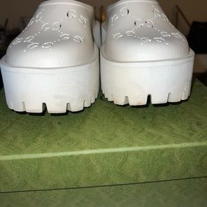 Women’s platform perforated G sandal